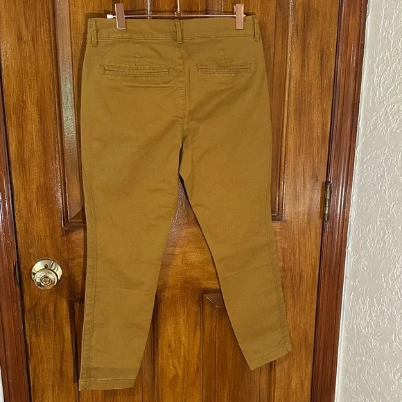 Old Navy Women's Pixie Chinos‎ - Picture 6 of 6